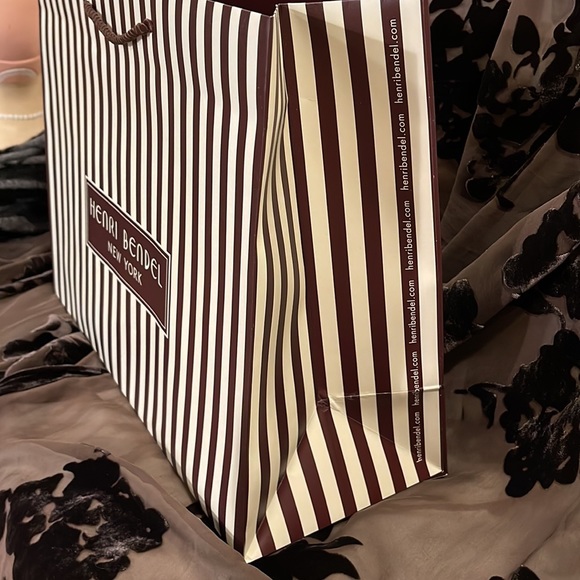 Henri Bendel | Shopping Bag | EUC | 16” x 12” x 5.5” - Picture 2 of 9